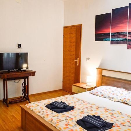 Charming Marine Style Apartment 크레스 외부 사진