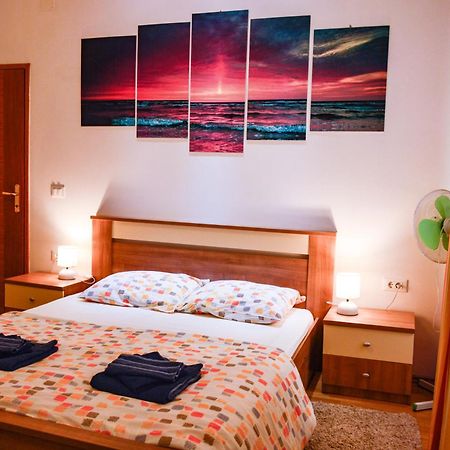 Charming Marine Style Apartment 크레스 외부 사진